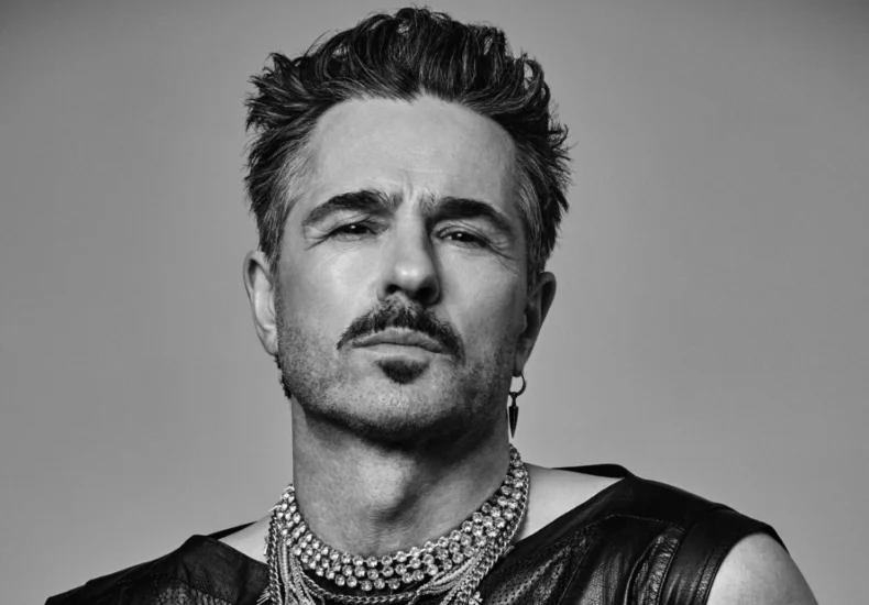 Peter Jöback - Photo by Magnus Ragnvid